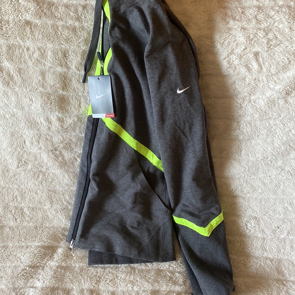 Nike Jacket - Picture 3 of 4